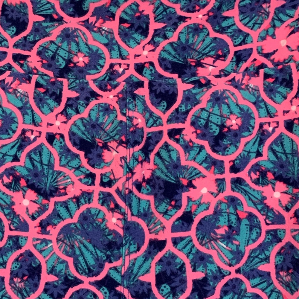 Last Chance! LULAROE Super Soft Leggings Intricate pattern Pink Purple One Size